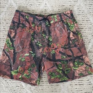Chucky Camo Print Men's Shorts size small